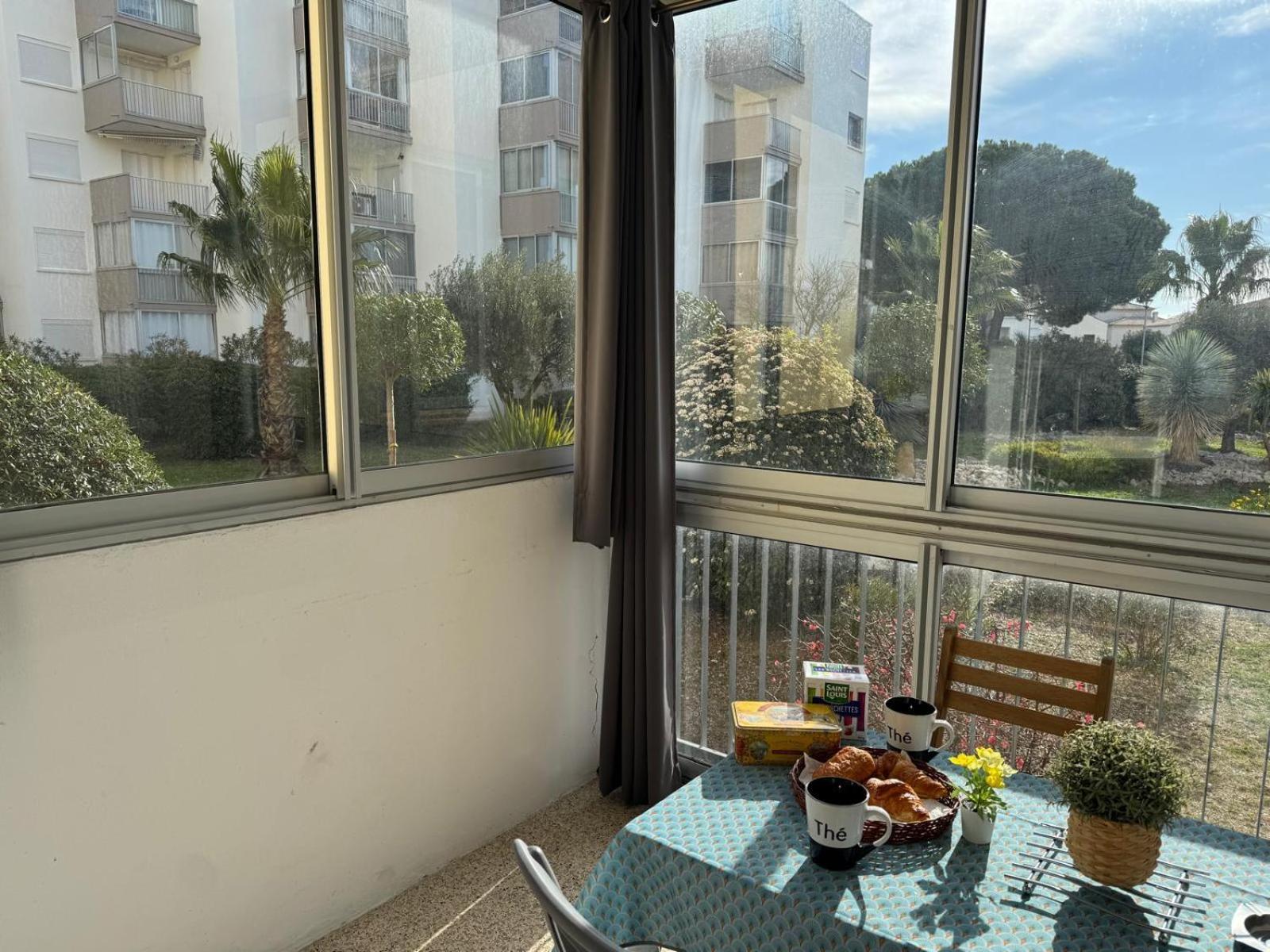 Sol-Y-Days Goelette: Charming Ground Floor Apartment with Parking Near City Center and Beach Le Grau-du-Roi Exterior photo
